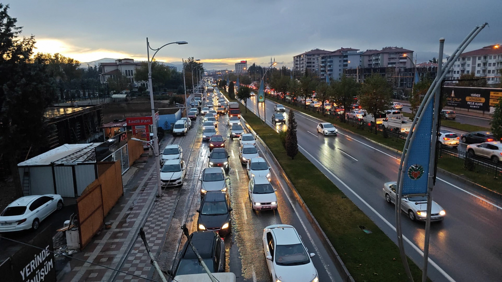 Malatya Çevre Yolunda Trafik Kilitlendi: Araçlar Milim Milim İlerledi, İşte şehrin özeti...
