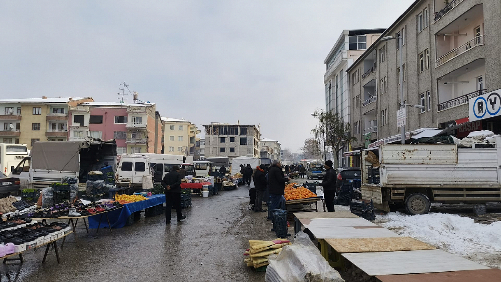 Pazar tezgahlarındaki fiyatlar dondu! 'Pazara giden eli boş dönüyor'