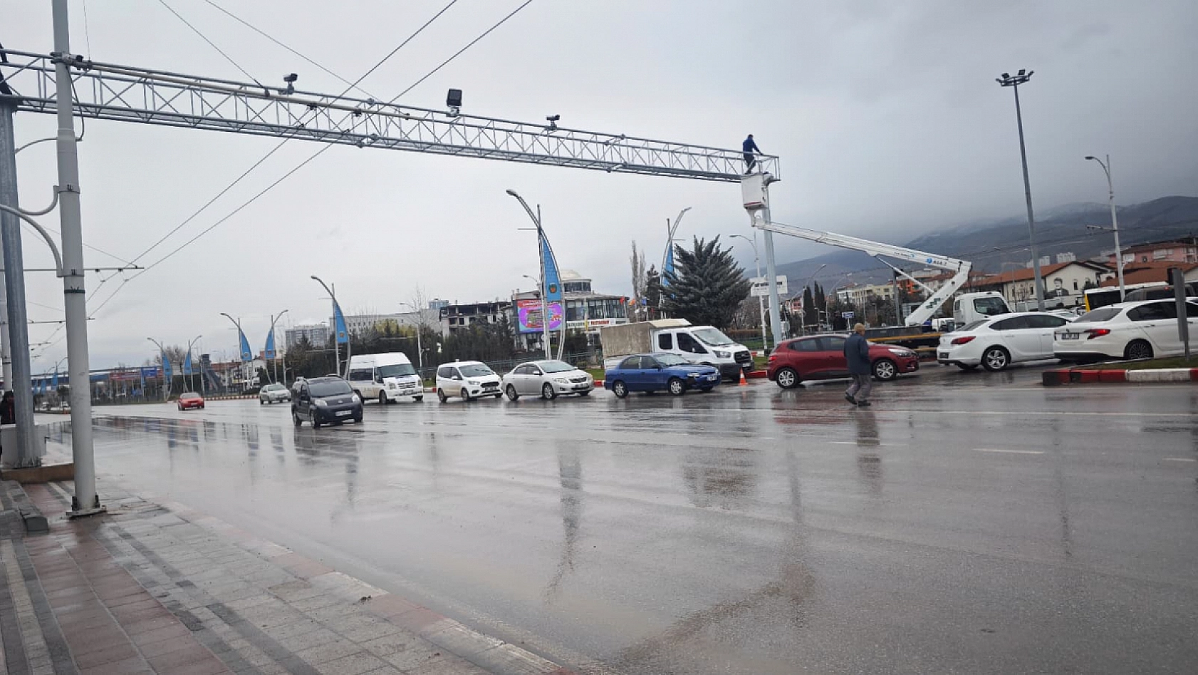 Trafikte Hızınıza Dikkat Edin: Malatya'da 'EDS' Devri Başlıyor! Peki Hangi Noktalarda Kurulacak?