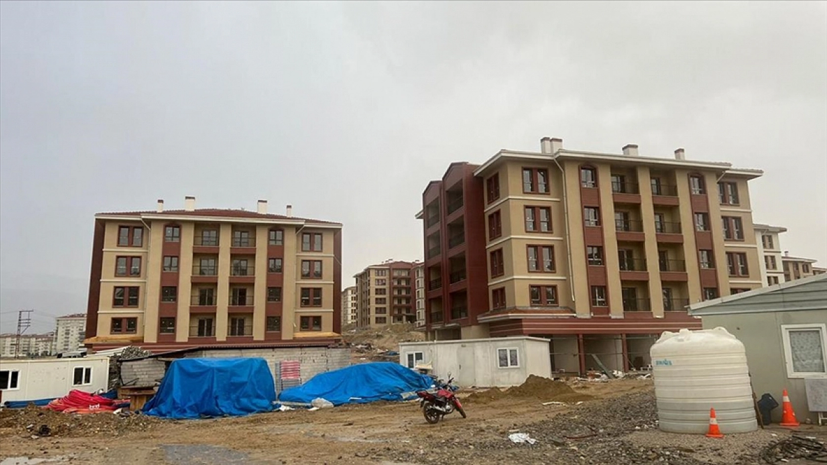 Malatya Bahçebaşı TOKİ'de 'Bakanlık Emri' bilmecesi!