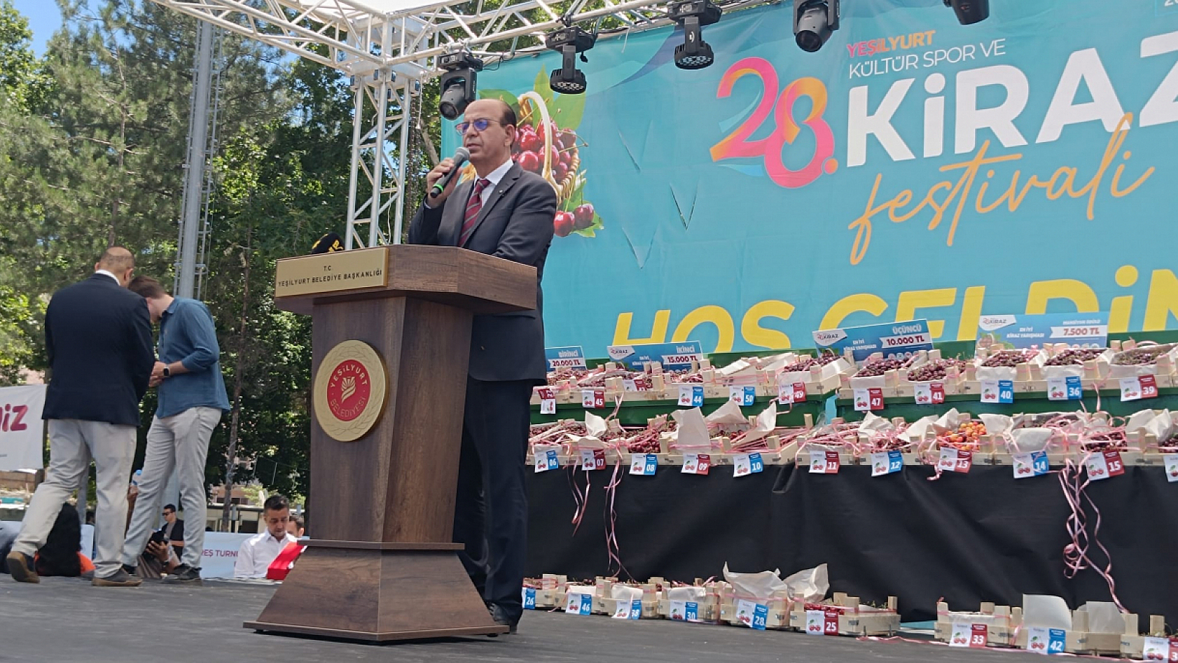 28'inci Yeşilyurt Kiraz Festivali 3 Yıl Aranın Ardından Coşkuyla Başladı