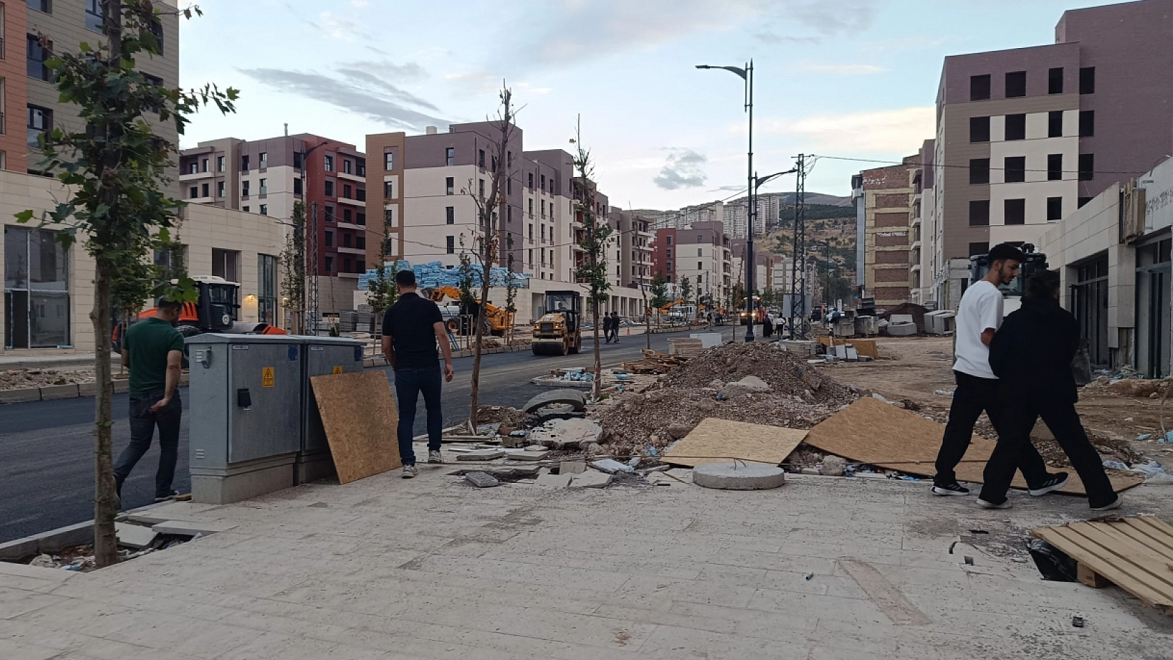 Fuzuli Caddesi'nde çalışmalar bitmedi