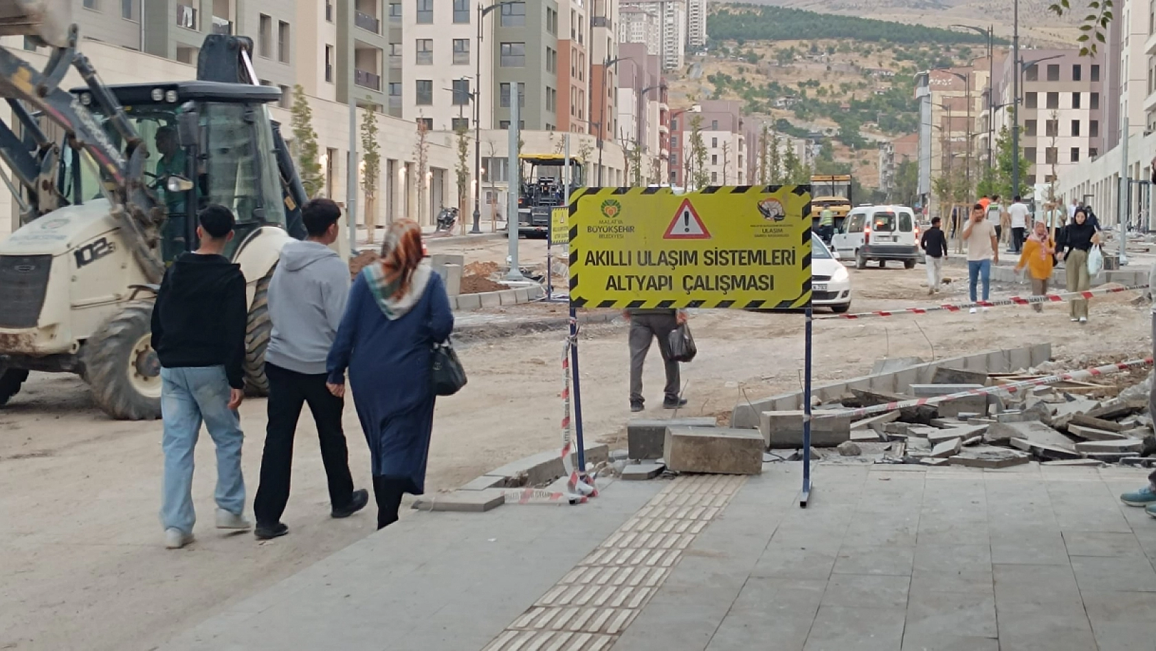 Fuzuli Caddesi'nde çalışmalar bitmedi