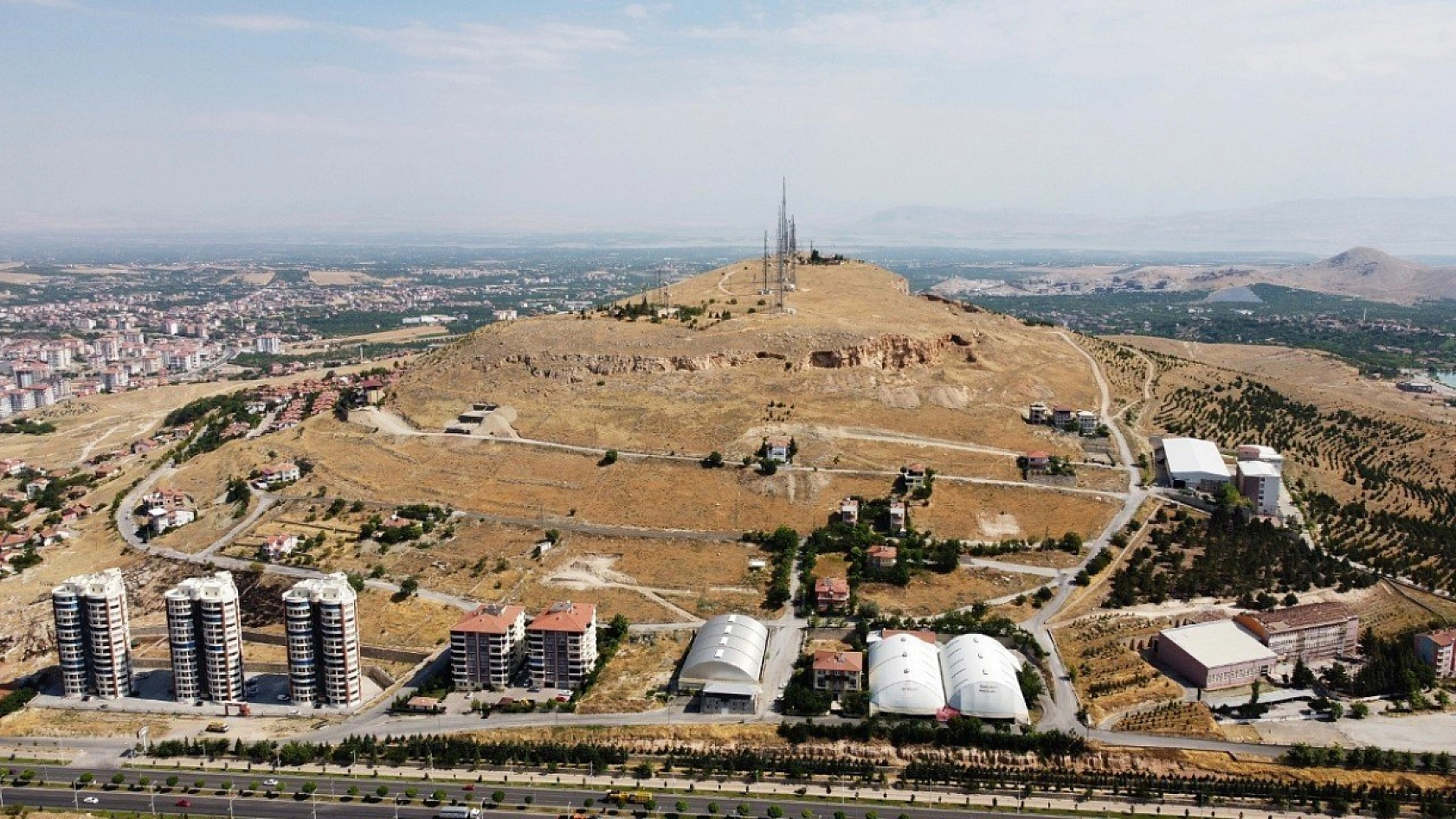 Malatya'da Hukuk Askıya Alındı: Mühürlenen Beton Santrali 2 Gün Sonra Yeniden Açıldı!