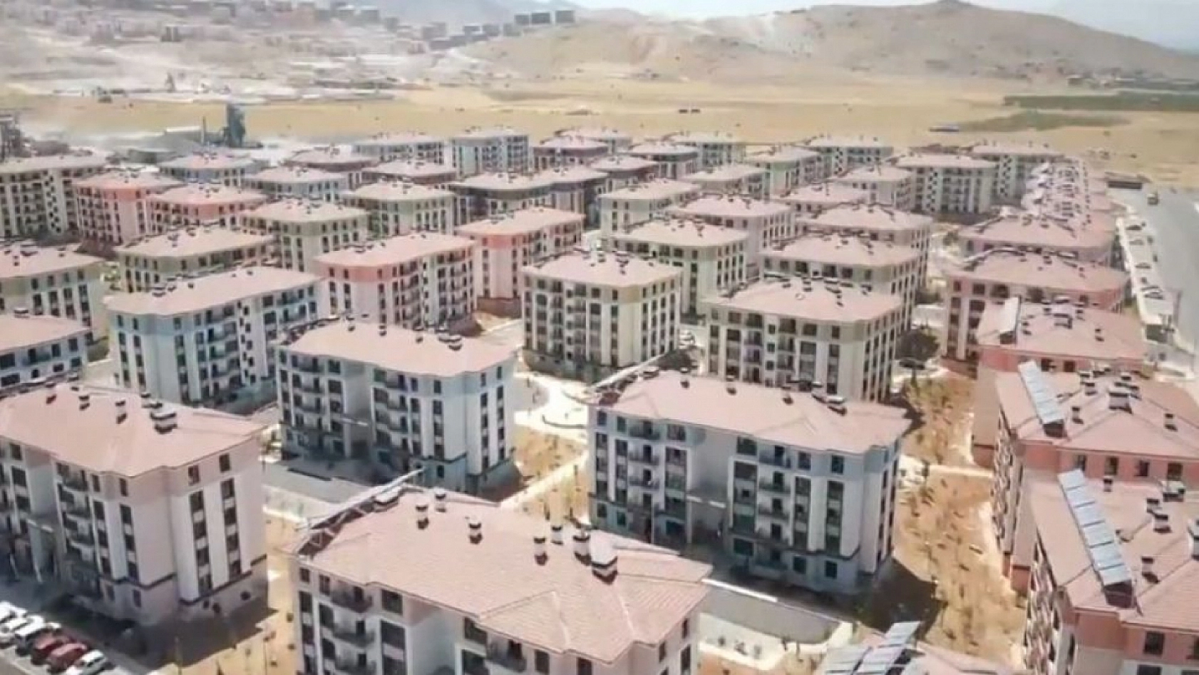 Malatya'yı Toz Bulutu Kapladı: Sağlık ve Tarım Tehlikede!