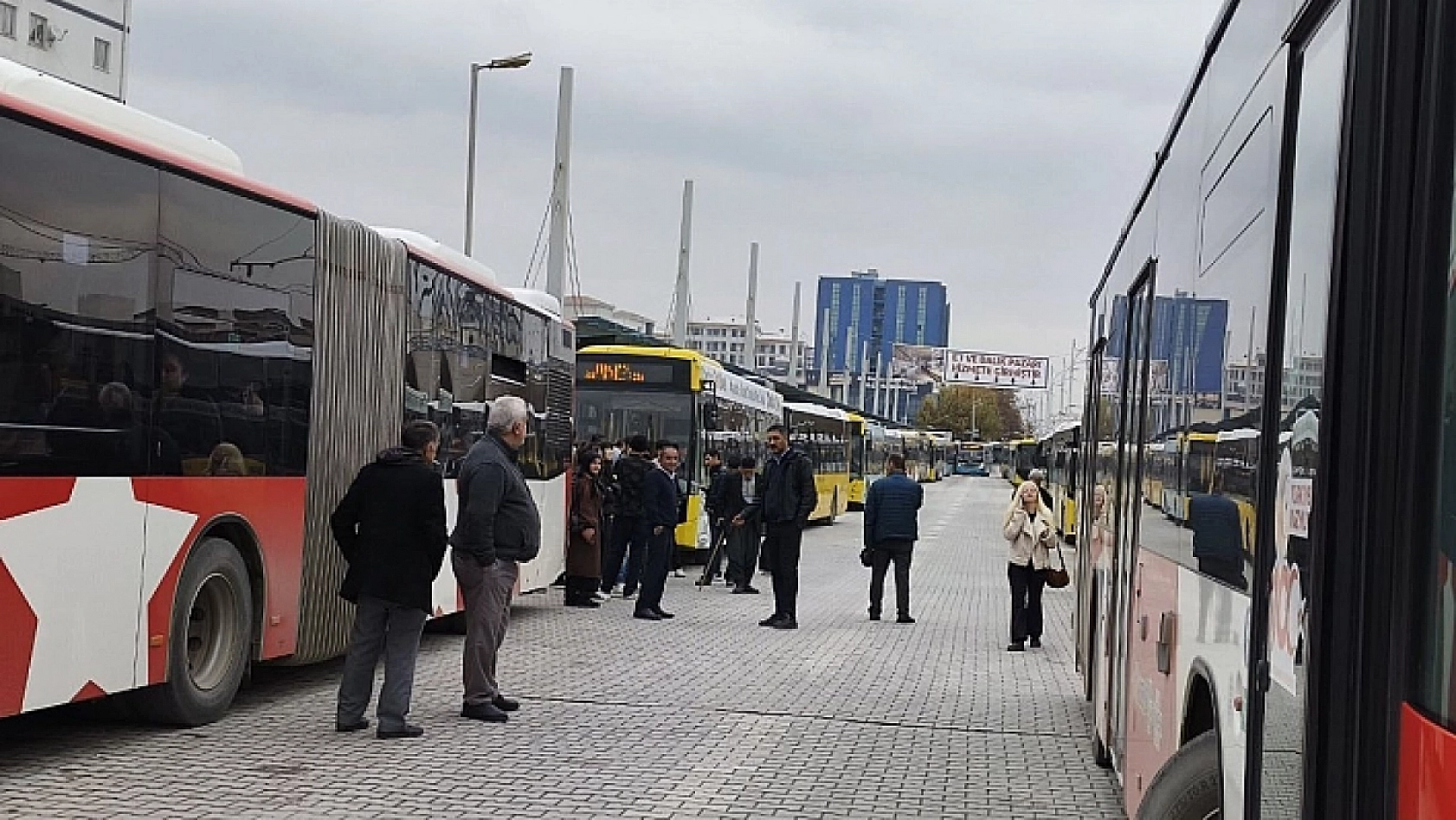 Büyükşehir'den bayram mesaisi| Ulaşım ücretsiz, hizmetler kesintisiz!