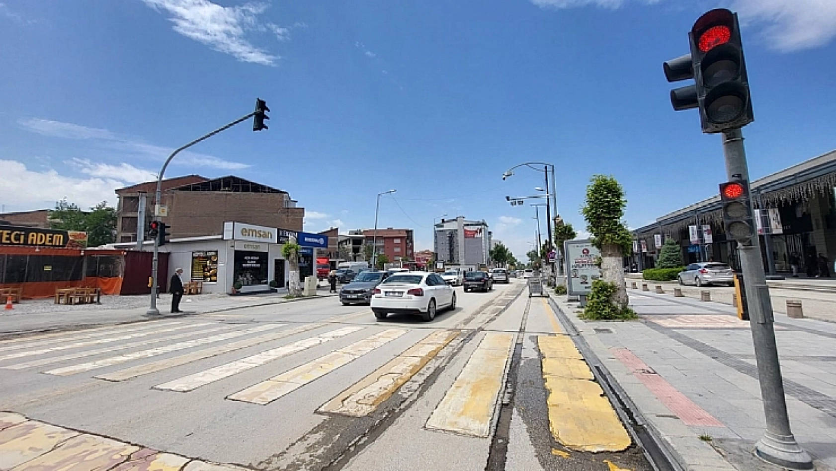 İki gün trafiğe kapatılan güzergah yeniden ulaşıma açıldı