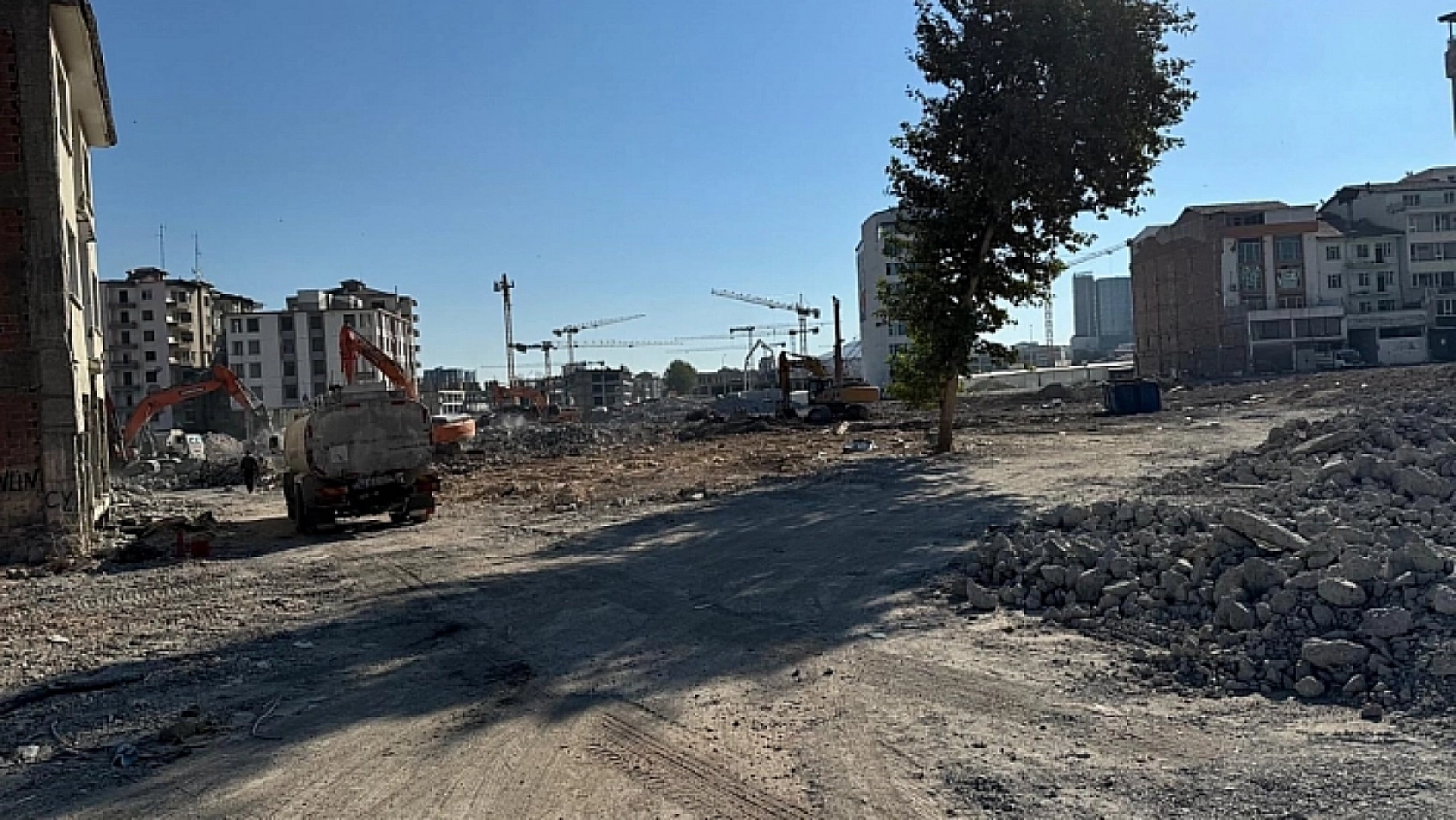 Malatya'da O Mahalle Kaderine Terk Edildi. 2 Yıl Geçti. Ortada Temel Yok!