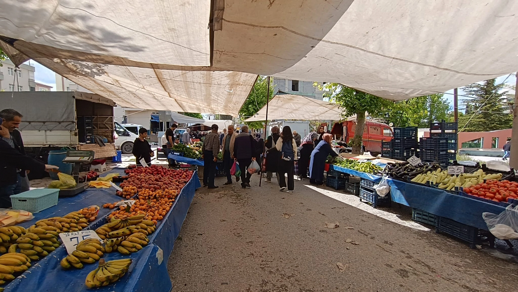 Malatya'da bayram pazarı 'Gezmelik' oldu