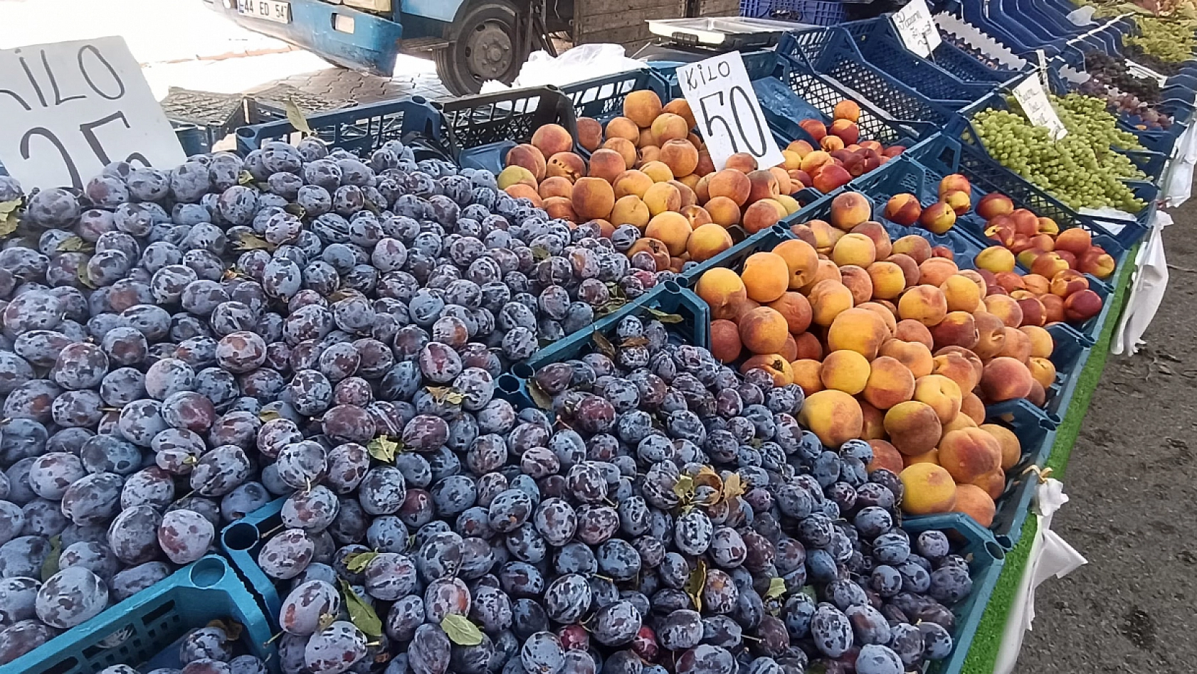 Malatya'da salça ve kurutmalık telaşı: Vatandaşın tercihi yine semt pazarları oldu