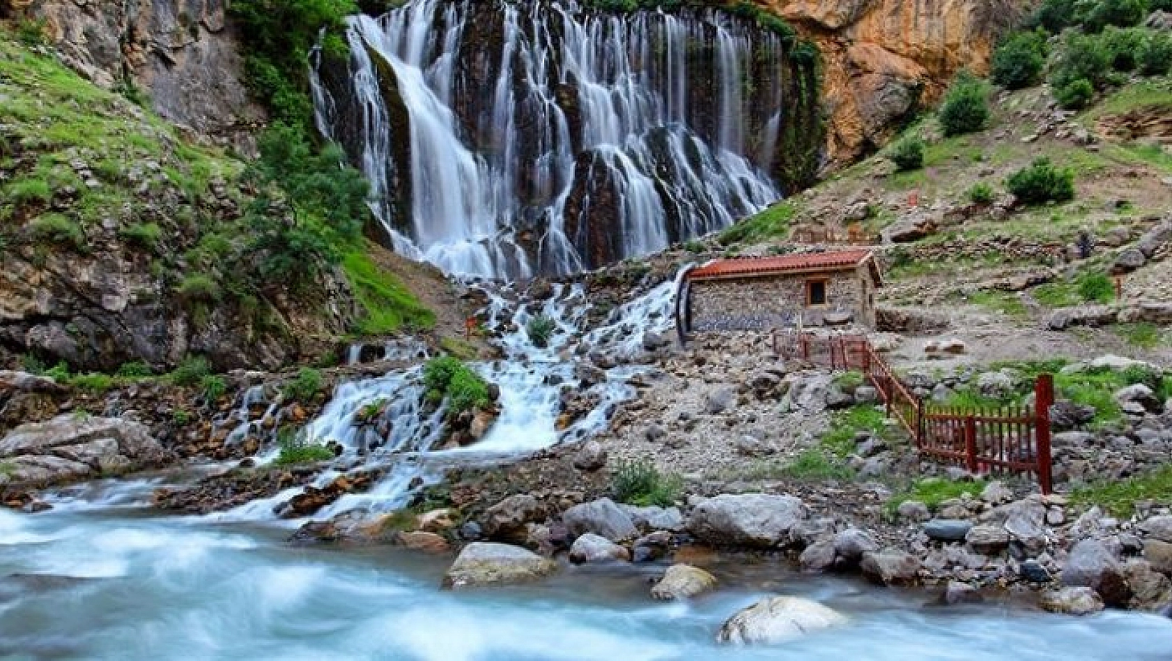 Kapuzbaşı Takım Şelaleleri