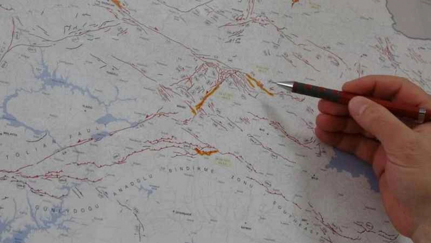 Malatya mı Adıyaman mı? Deprem Karmaşası… Uzman İsim Açıkladı: Sıkışmalı Bölgede Meydana Geldi!