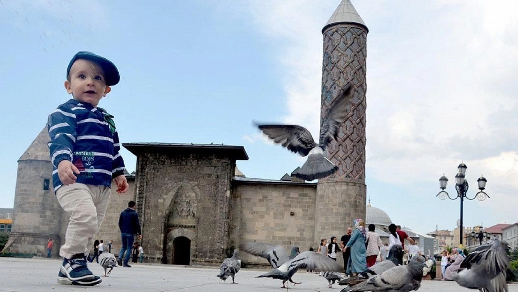 Sıcak havalarda bu kıyafetleri tercih edin!