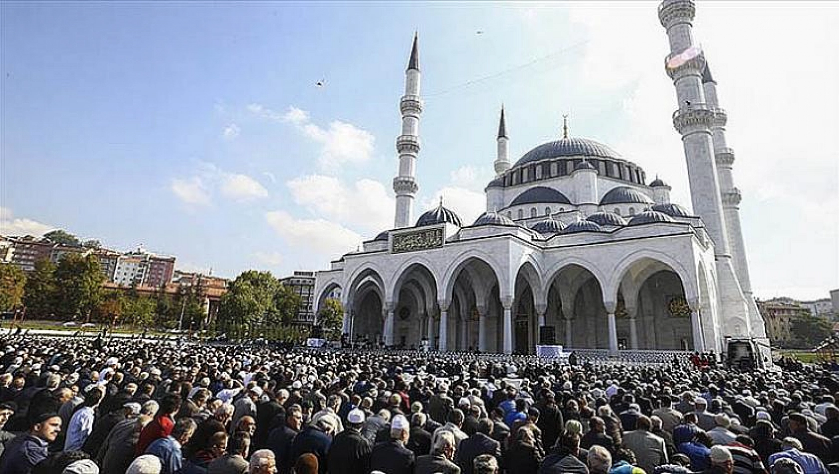 'Cuma Müslümanların birbirinin farkında olduğu gündür'