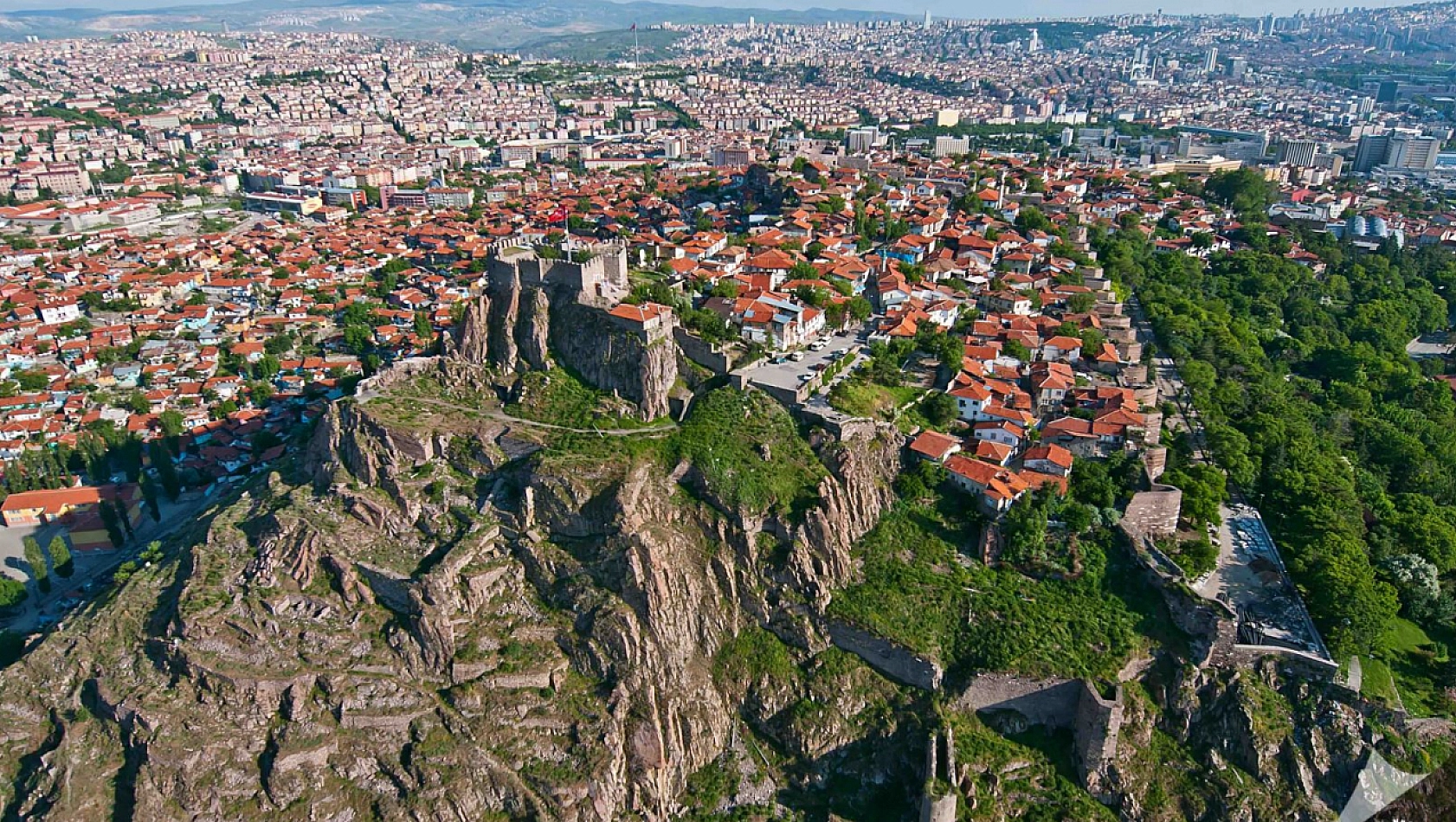 5 Saatlik Rötar Yolcularını Çileden Çıkardı: Malatyalılar Ankara'da Gelemedi!!!