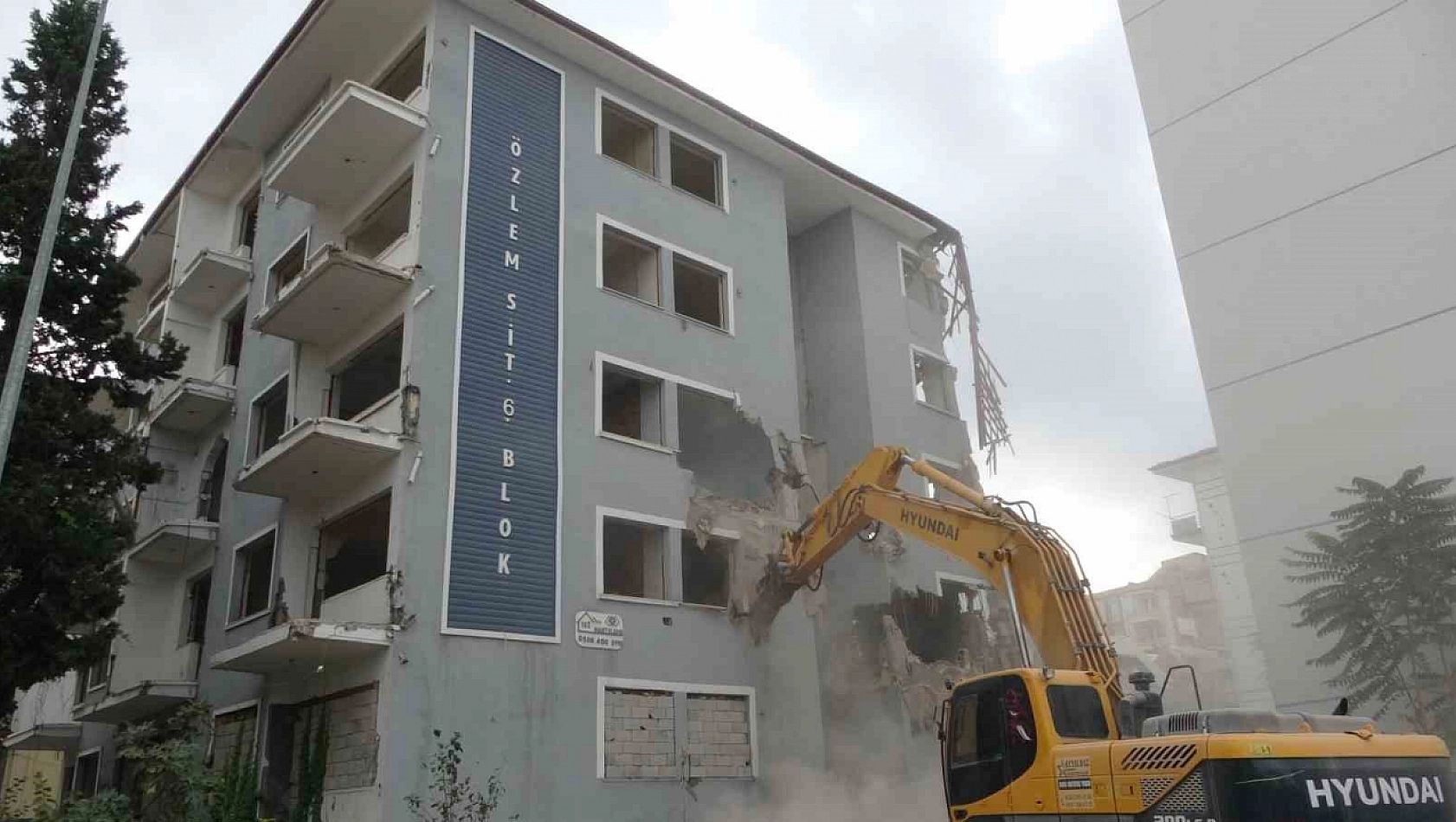 Malatya'da Yıkım Hız Kazandı! Yargı Sürecini Bekleyen Binalar Yıkılıyor...!