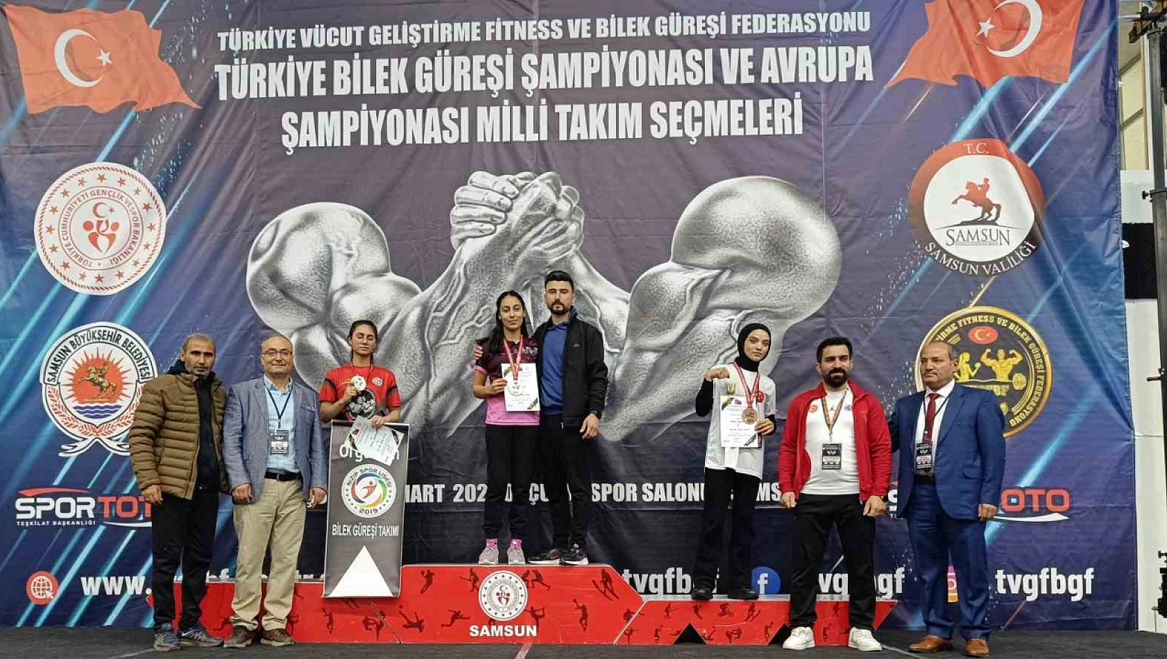 992 sporcunun arasından Türkiye Şampiyonu oldu