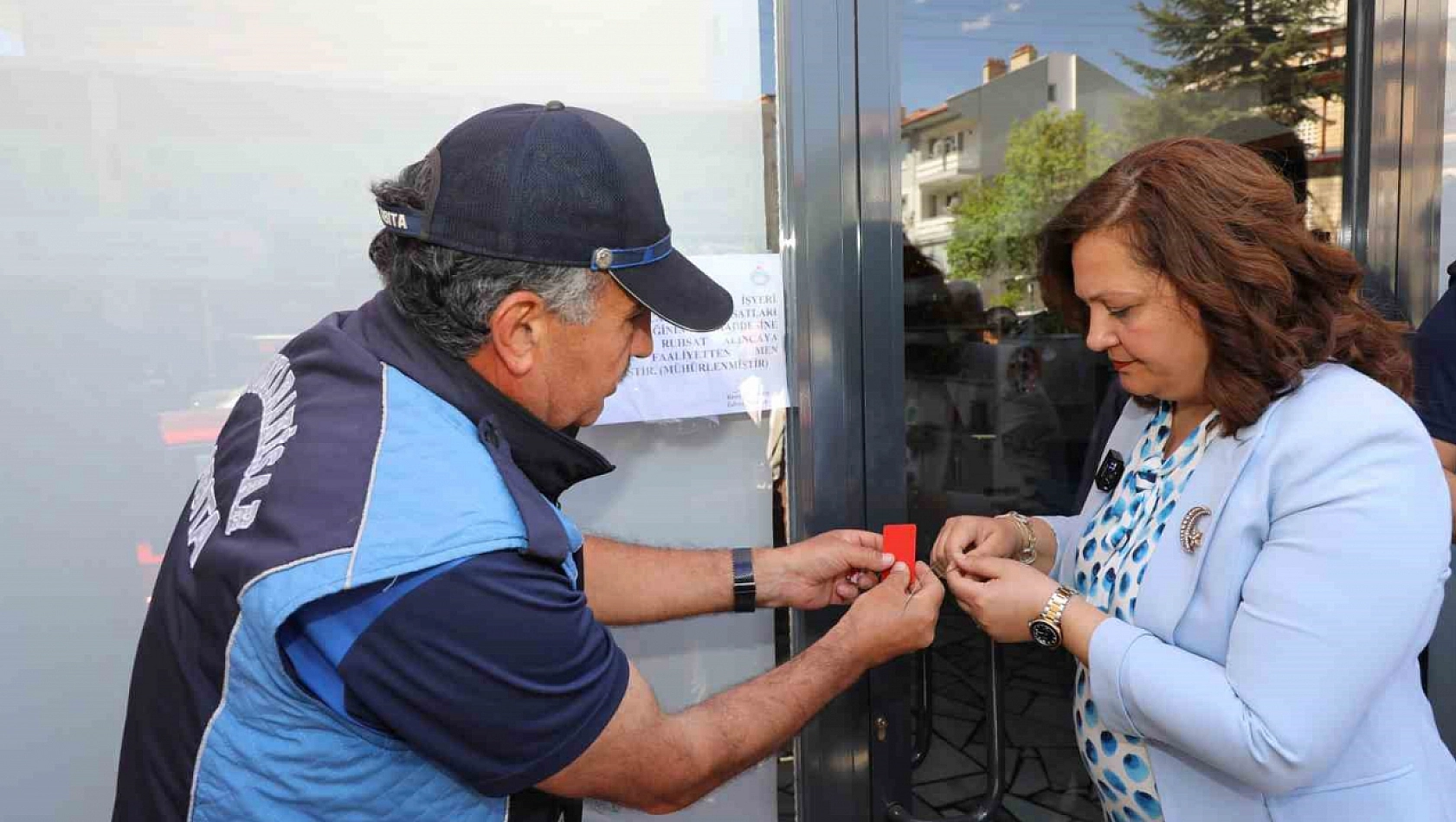 Afyonkarahisar'da kaçak iş yerleri kapatıldı