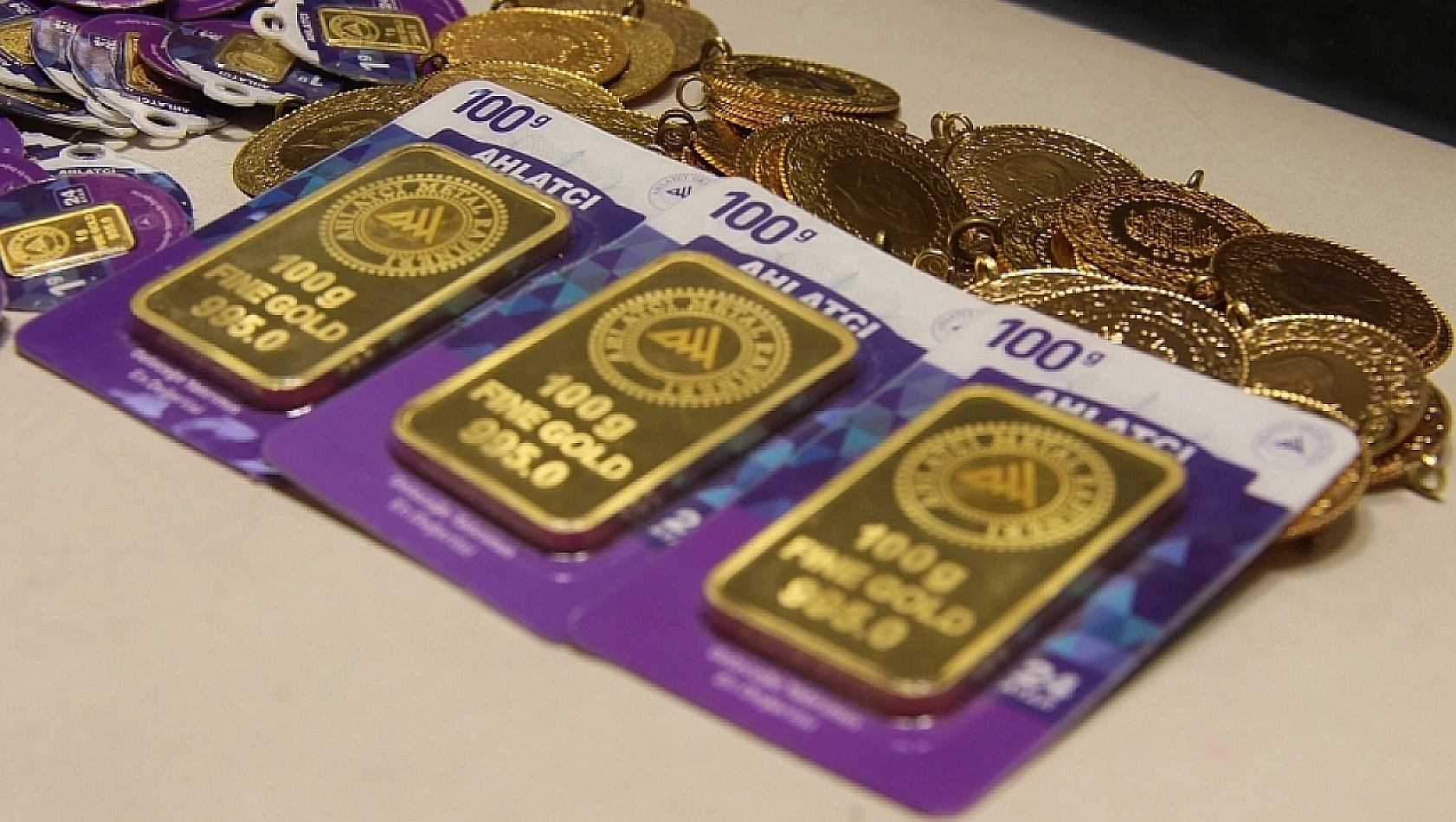 Altın fiyatları düşüşe geçti: Gram altın 200 TL birden düştü!! İşte güncel alış-satış fiyatları