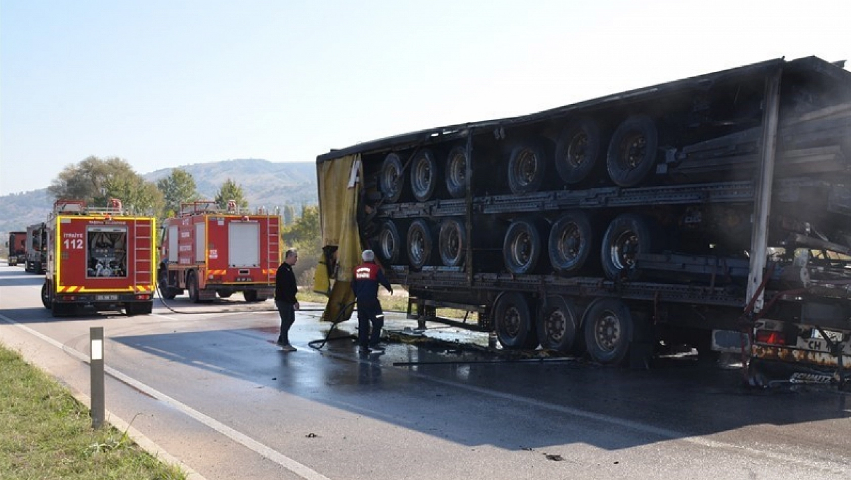 Amasya'da Tırın Dorsesi Alev Aldı