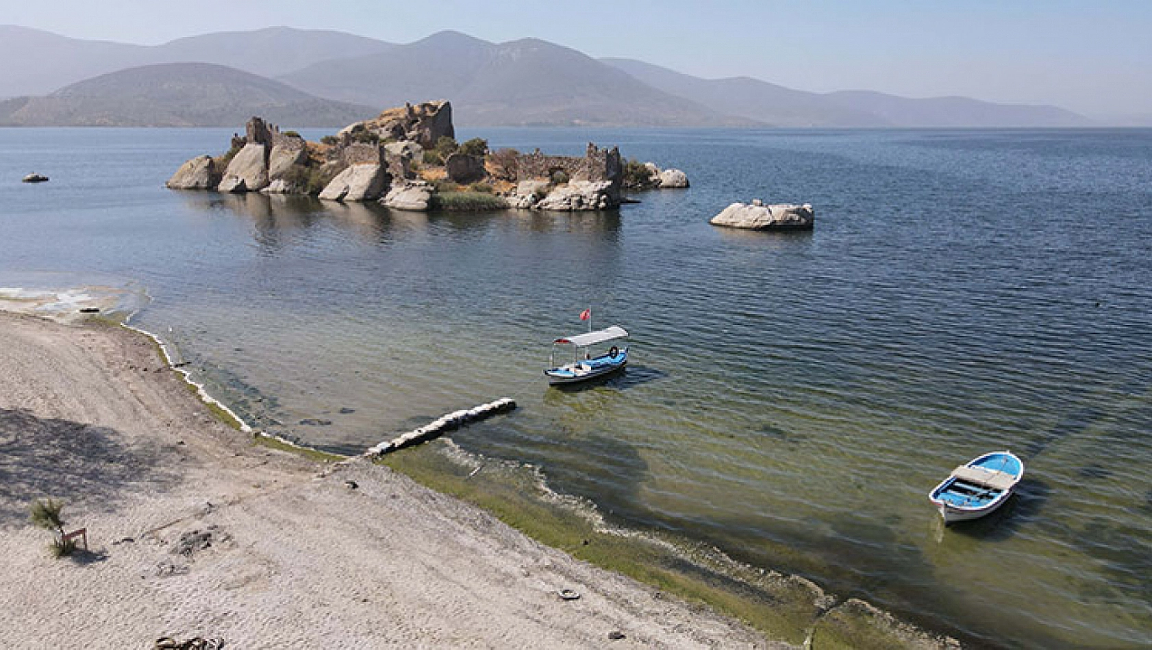 Bafa Gölü Kuraklığın Etkisiyle 30 Metre Çekildi!