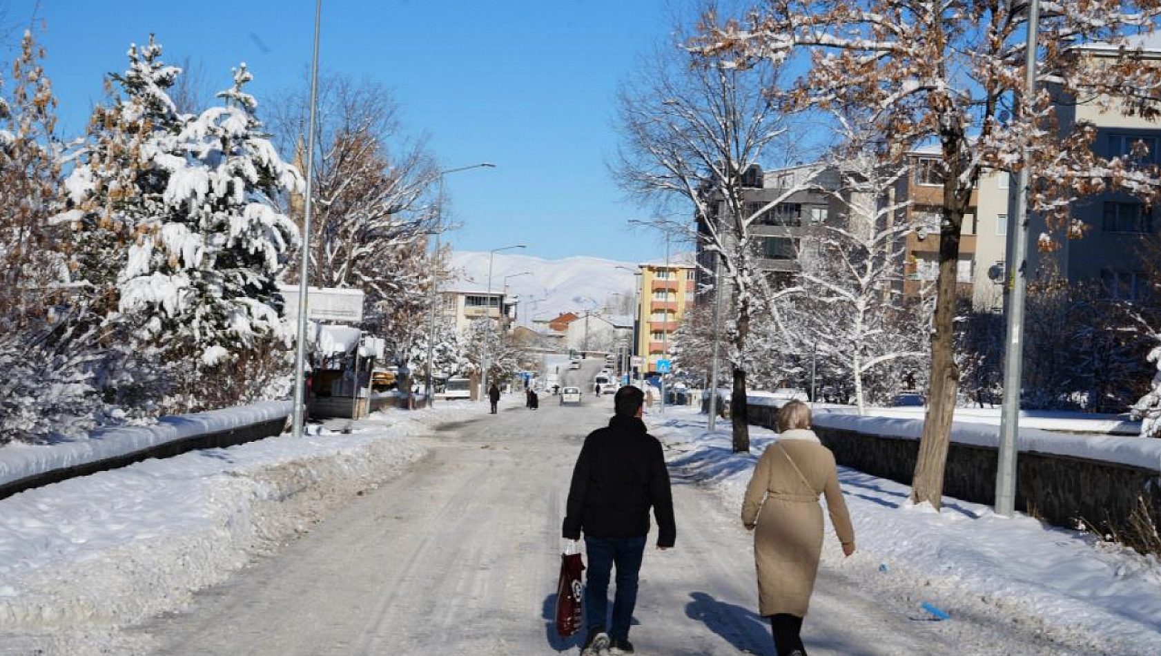 Bin 315 köy yolu ulaşıma kapandı