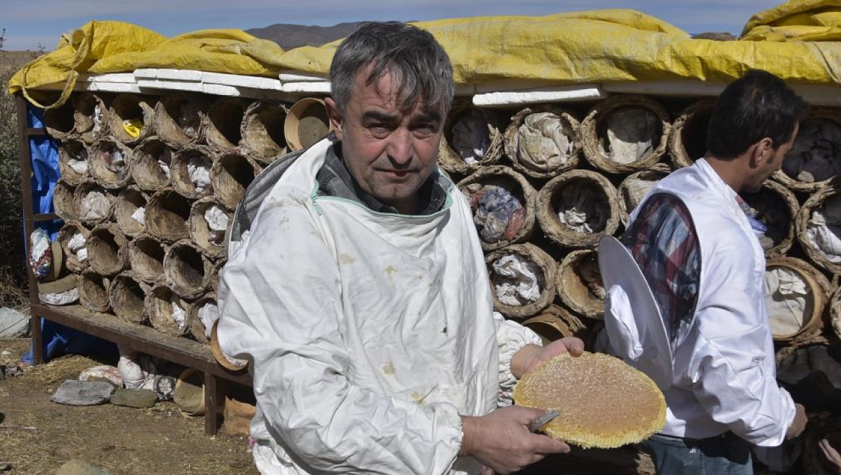 Bitlis'te Dünyaca Ünlü Karakovan Balının Hasadına Devam Ediliyor!