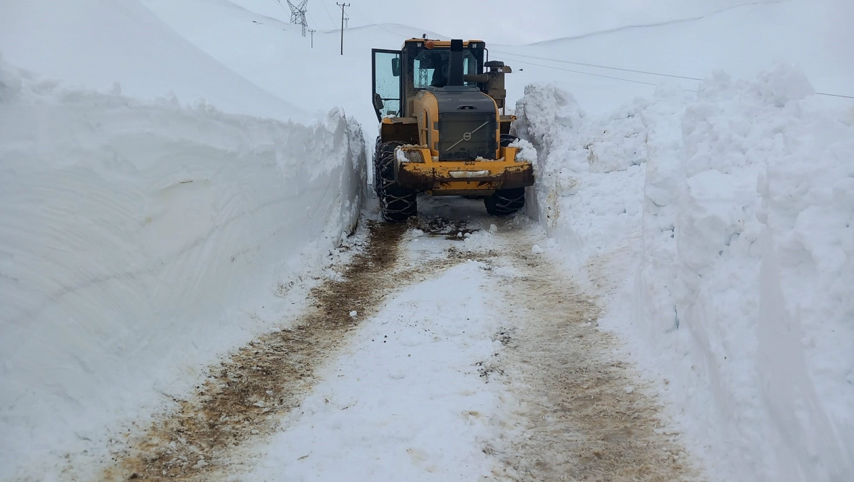 Bitlis'te yollar açıldı