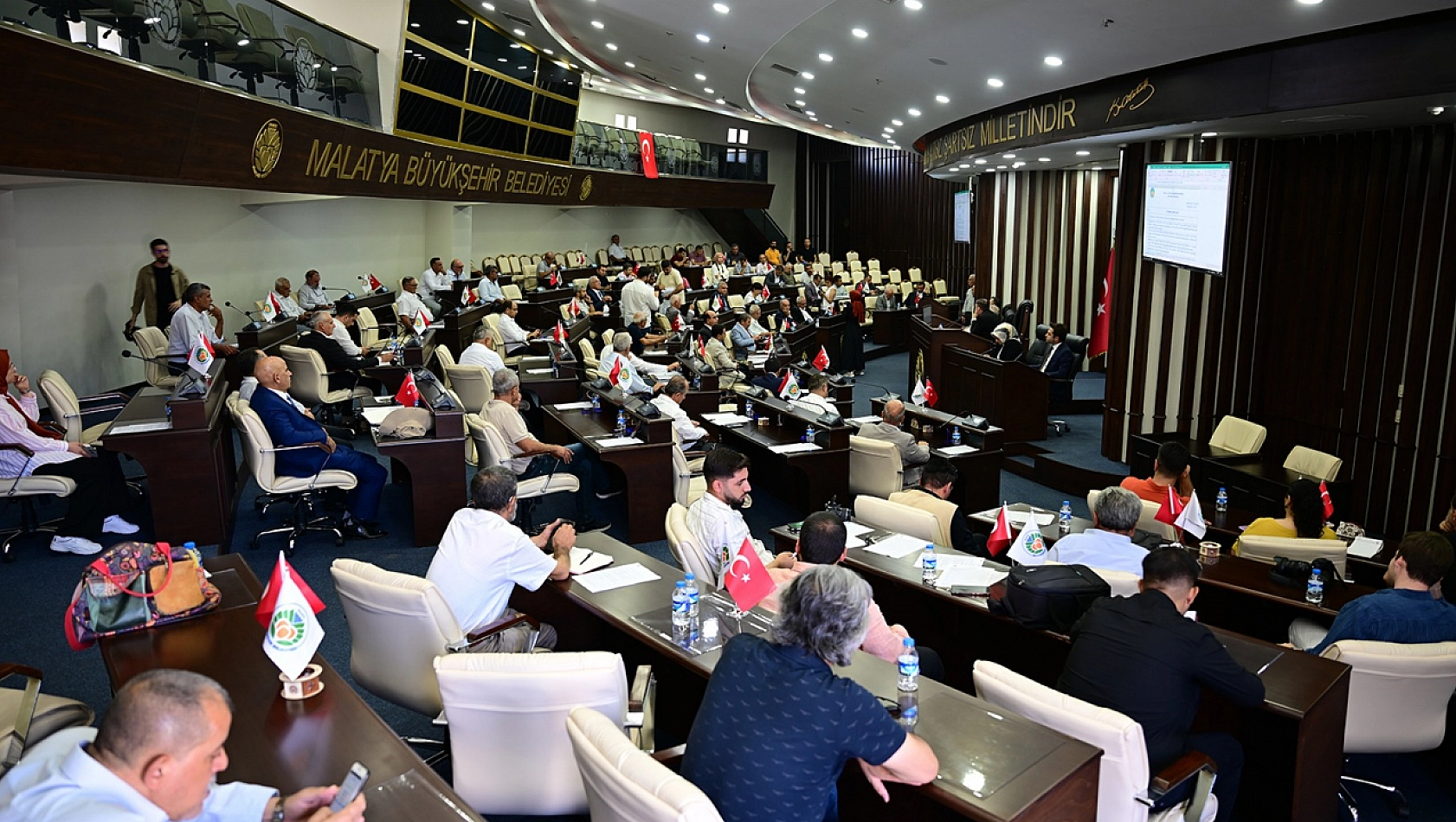 Büyükşehir Belediye Meclisi'nde Gergin Anlar! Adıyaman Örneği Kızdırdı!