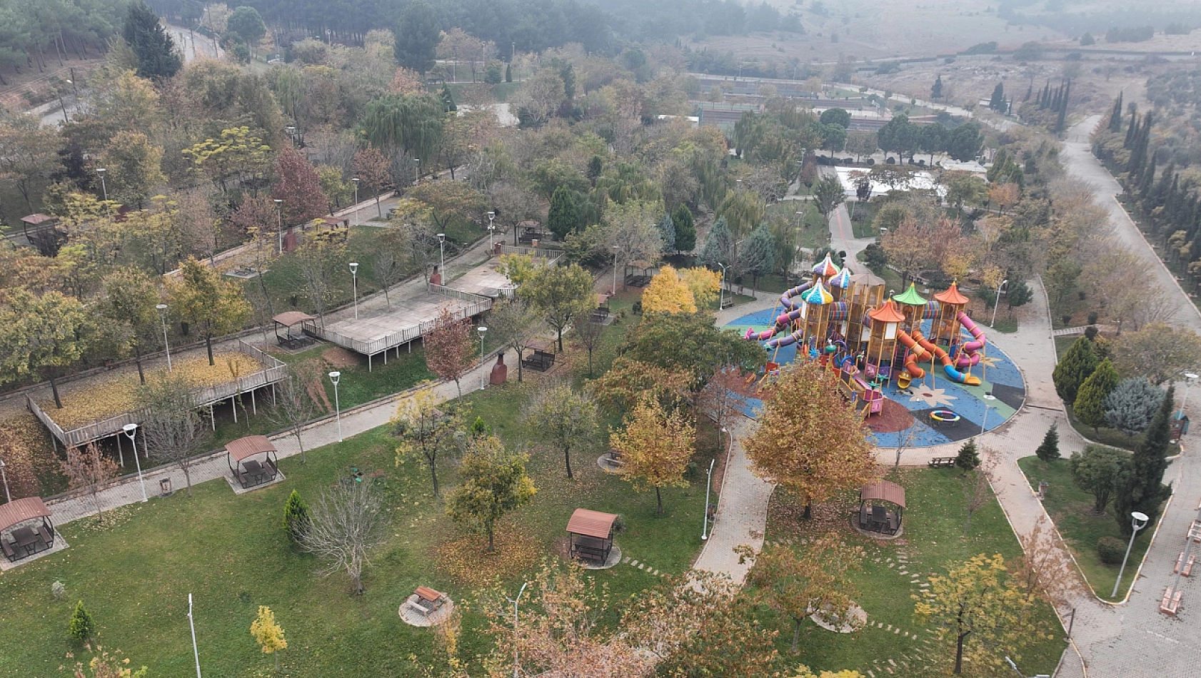 Büyükşehirden parklarda temizlik seferberliği