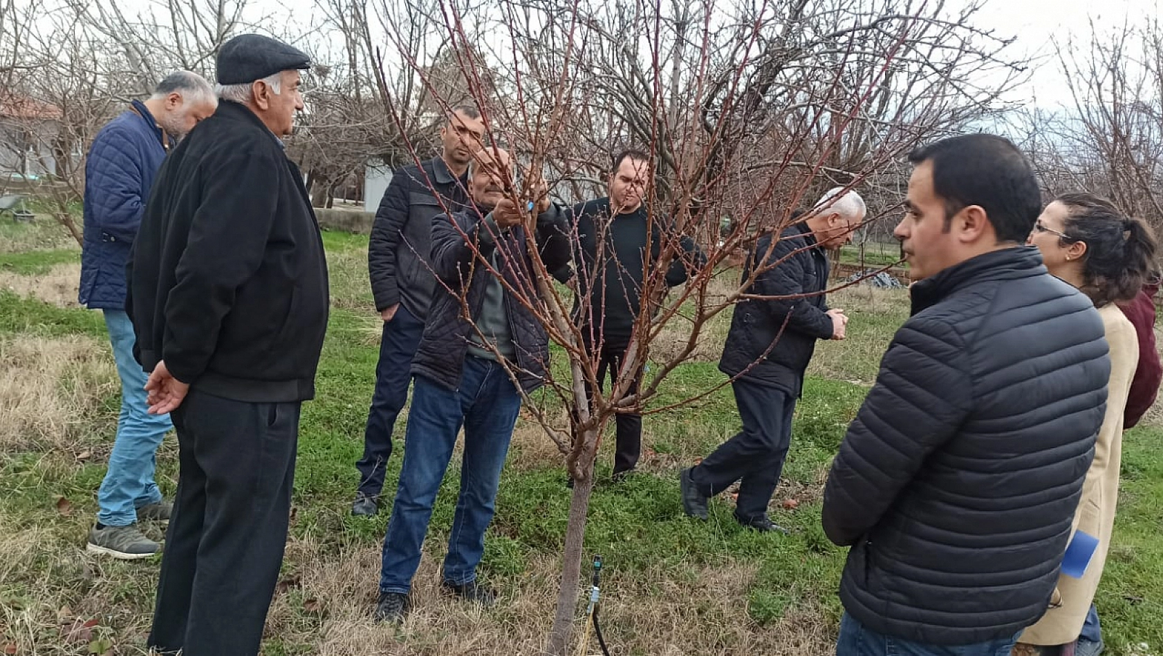 Çiftçilere zirai donla mücadele anlatıldı