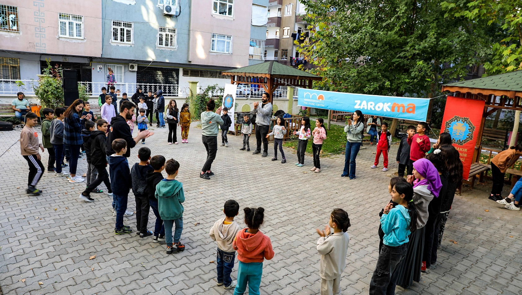 Çocuklar sanatla buluşturuldu