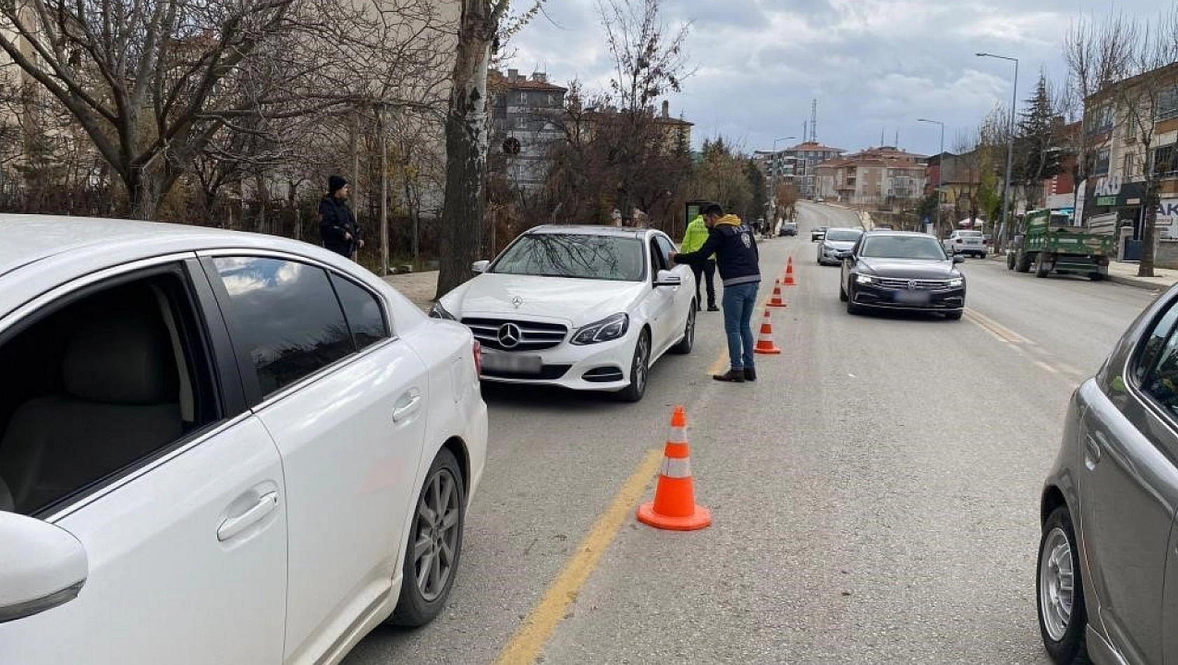 Çorum'da polis ekiplerinden şok uygulama