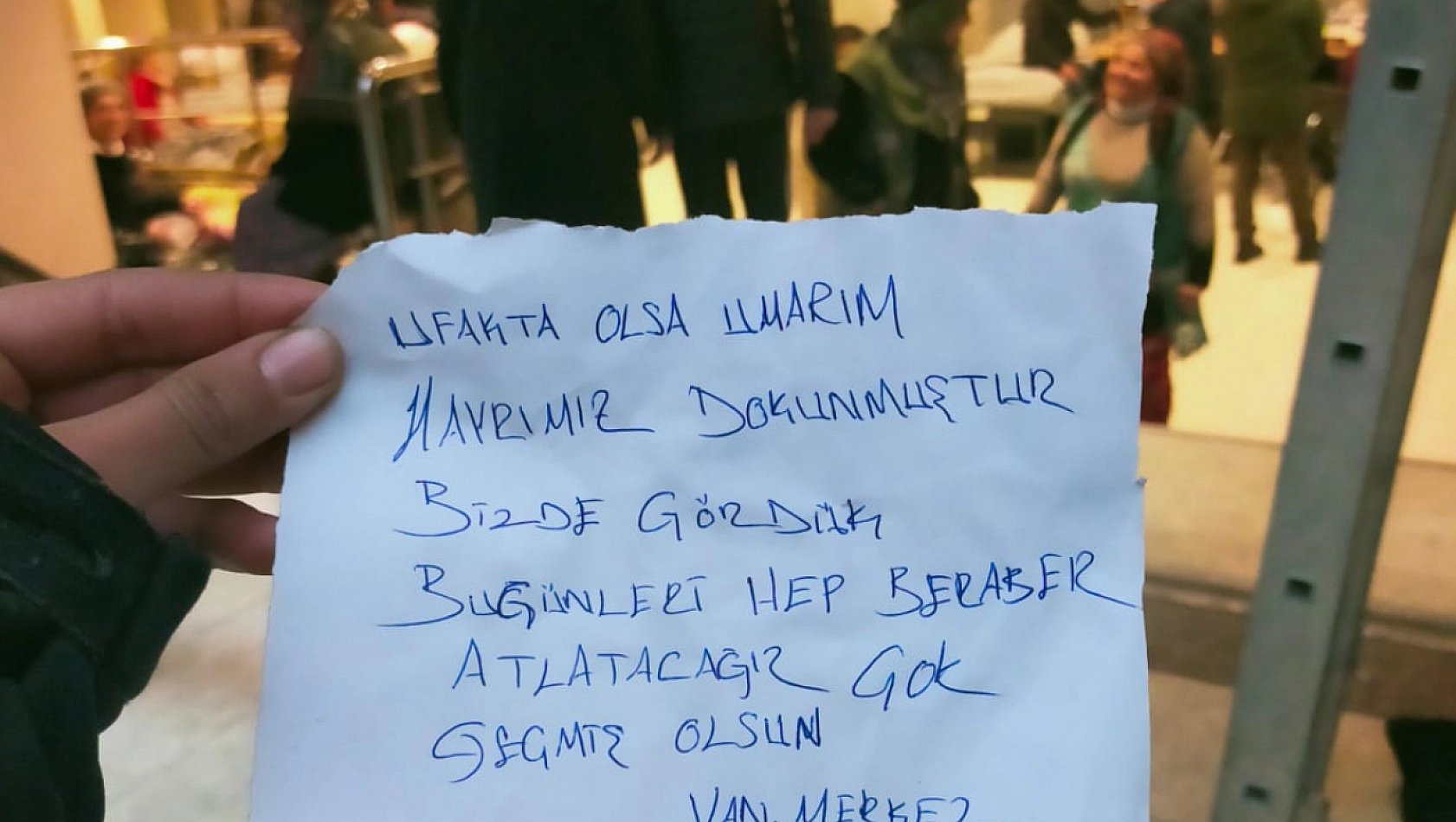 Deprem bölgesine gönderilen not duygulandırdı