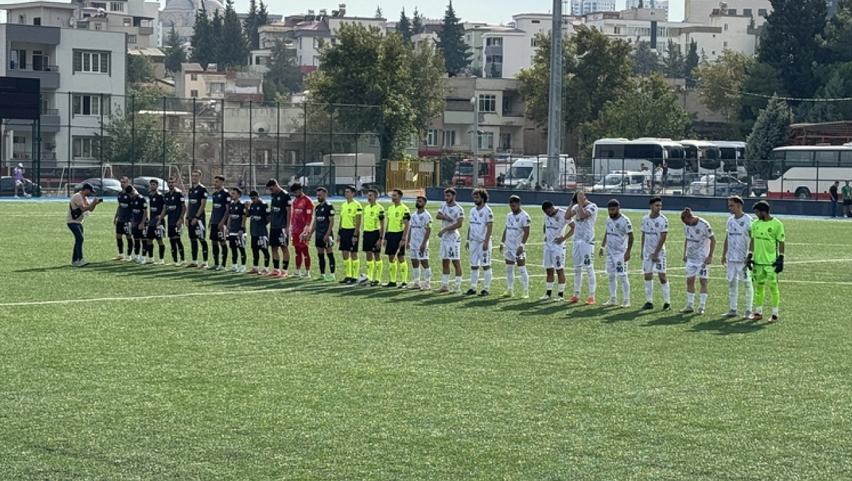 Depremde Kaybedilenlerin Anısı Sahadan Silinmiyor!