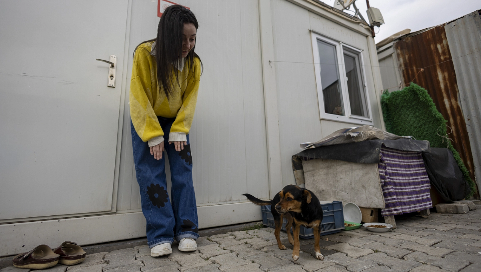 Depremin Ardından Filizlenen Sevgi: Fatma ile Boncuk'un Hikâyesi Yürekleri Isıtıyor