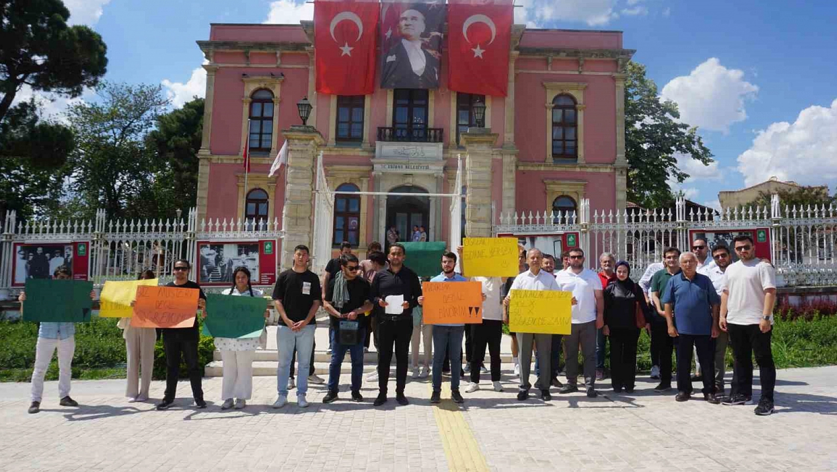 Edirne'de öğrenciler ayaklandı!