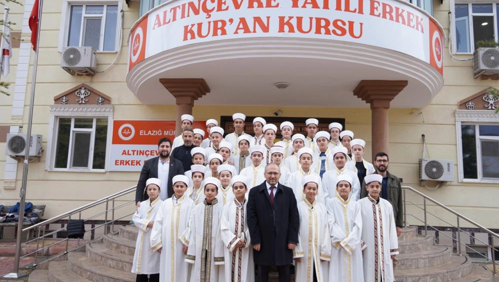 Elazığ'da Hafızlık Öğrencileri Belgelerini Aldı