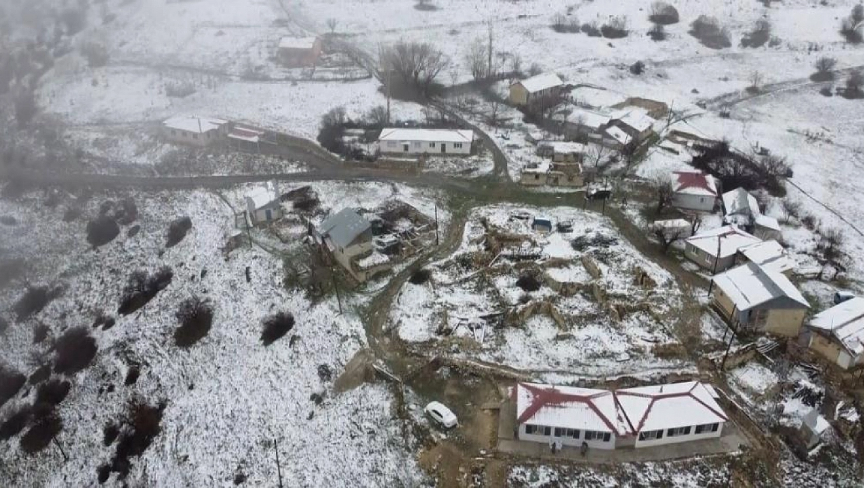 Erzincan'a Mevsimin İlk Karı Düştü