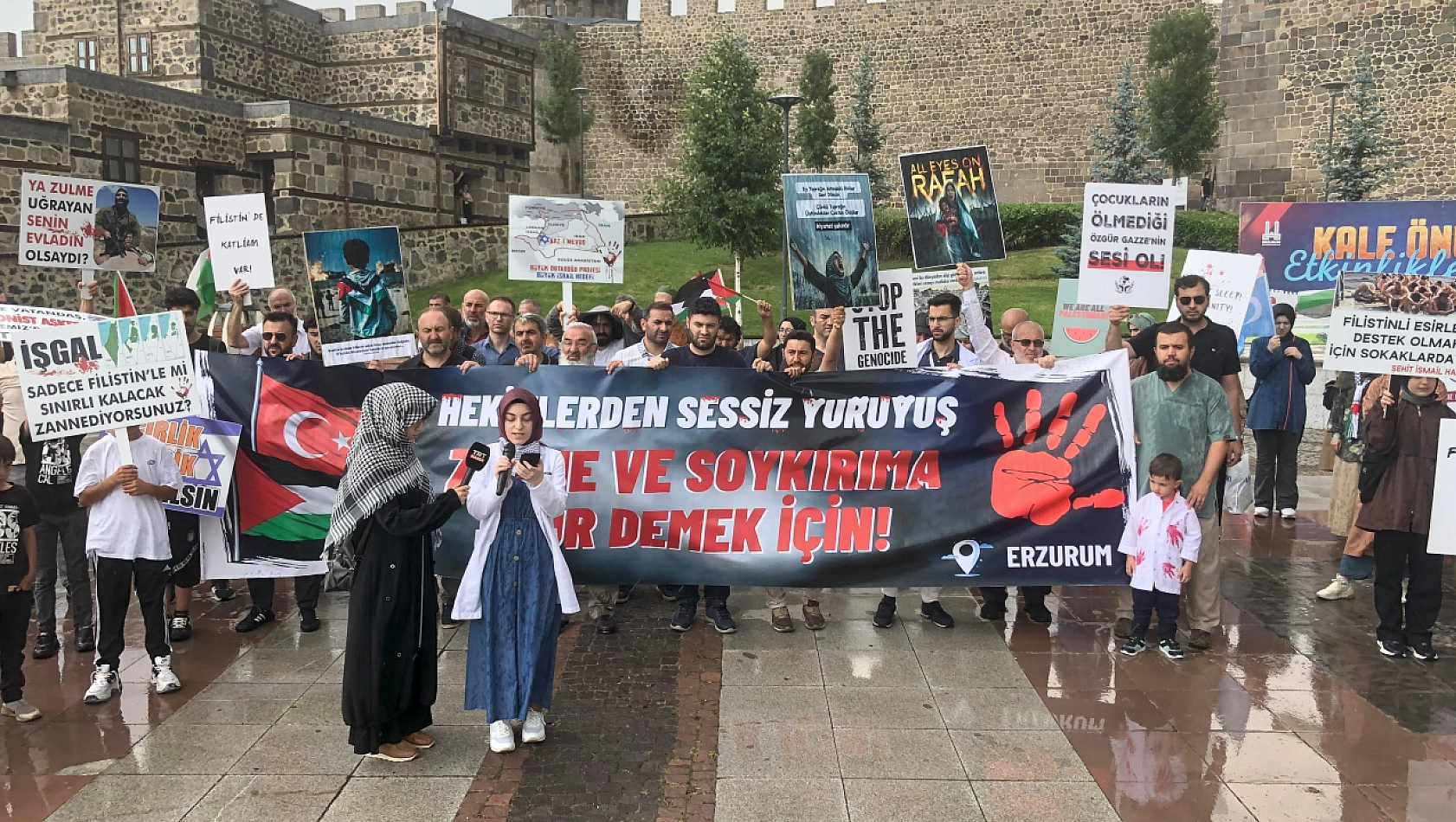 Erzurum'da Sağlık Çalışanlarından, Gazze'ye Destek İçin Sessiz Yürüyüş!!