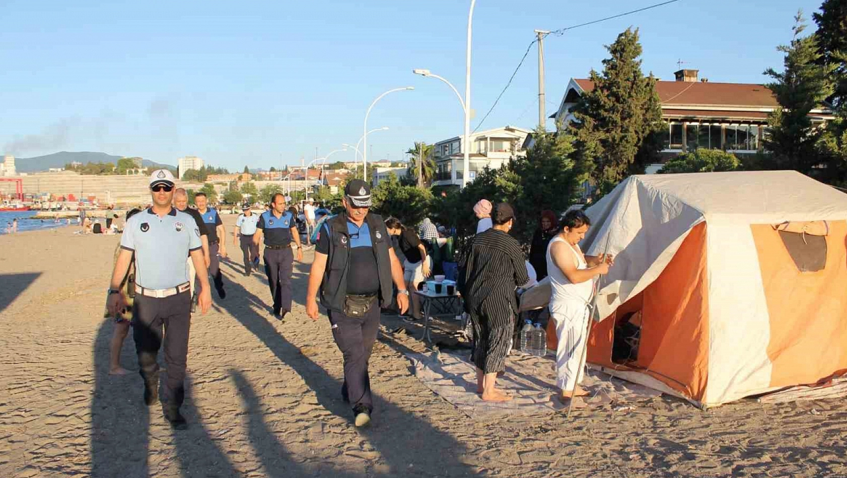 Gemlik sahillerinde çadır operasyonu