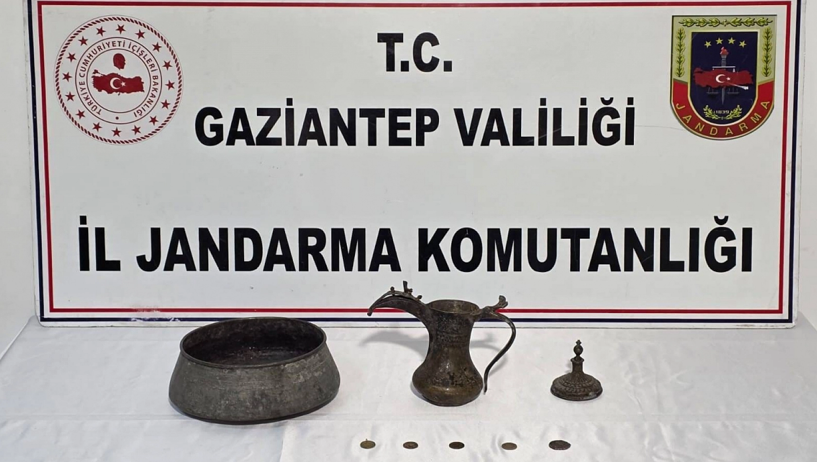 Kaçak kazı yapan şahıslara jandarmadan suçüstü: 5 gözaltı