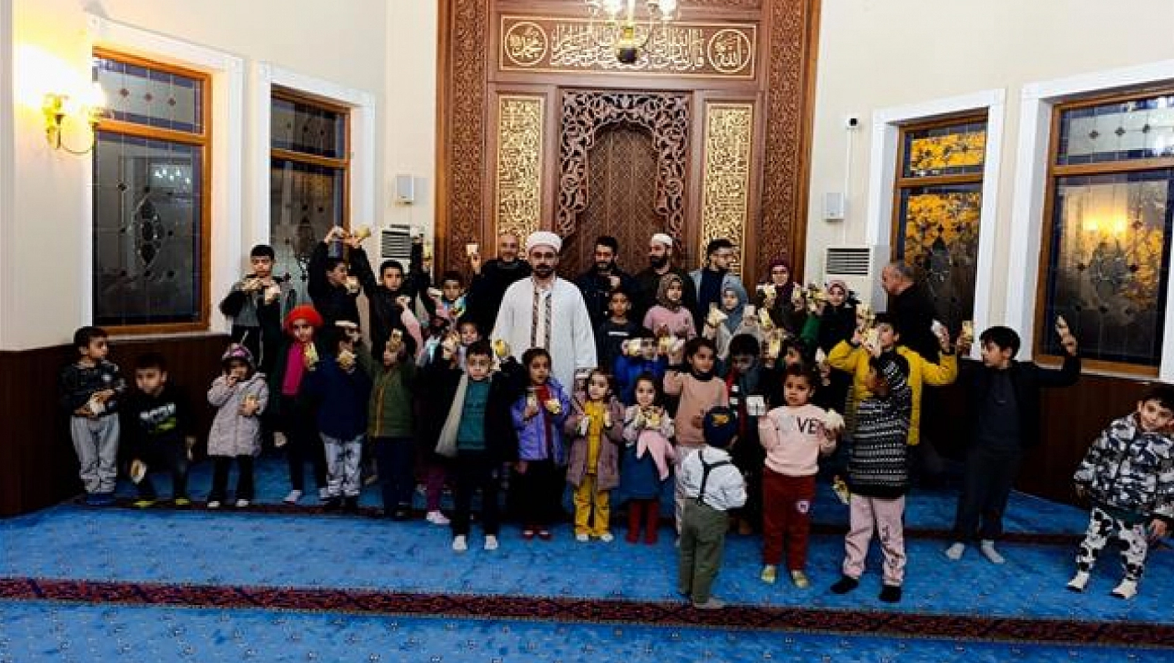 Kale'de çocuklar camiyle buluştu