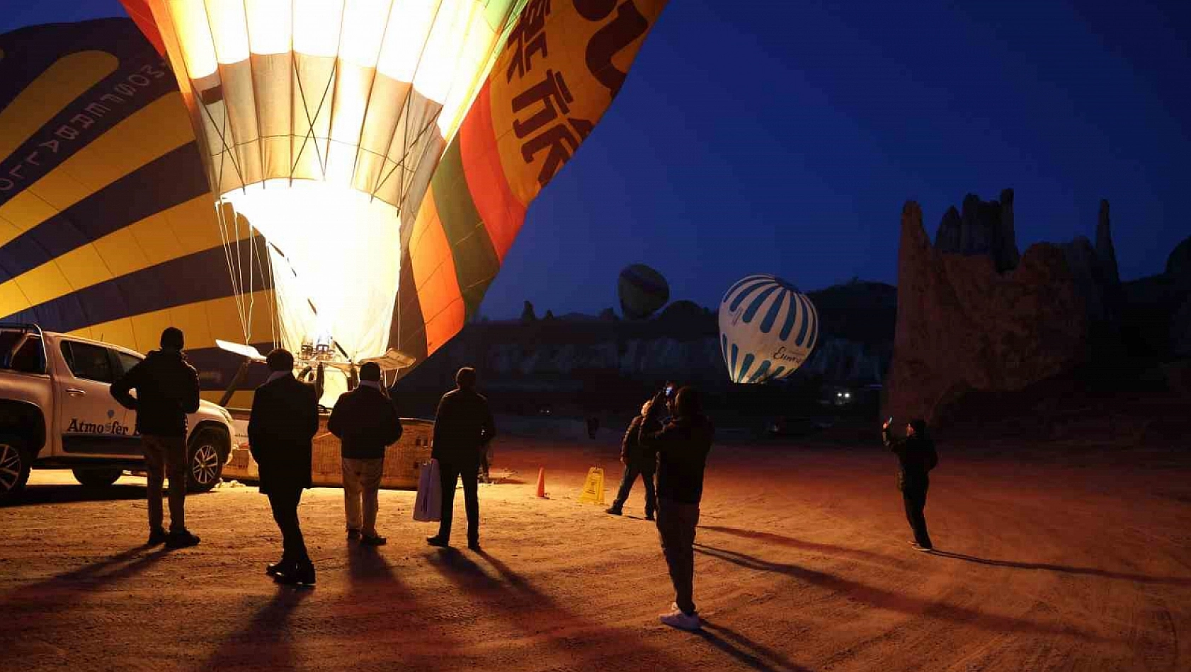 Nevşehir'de balonlar 'Savaşa Hayır' pankartları ile havalandı