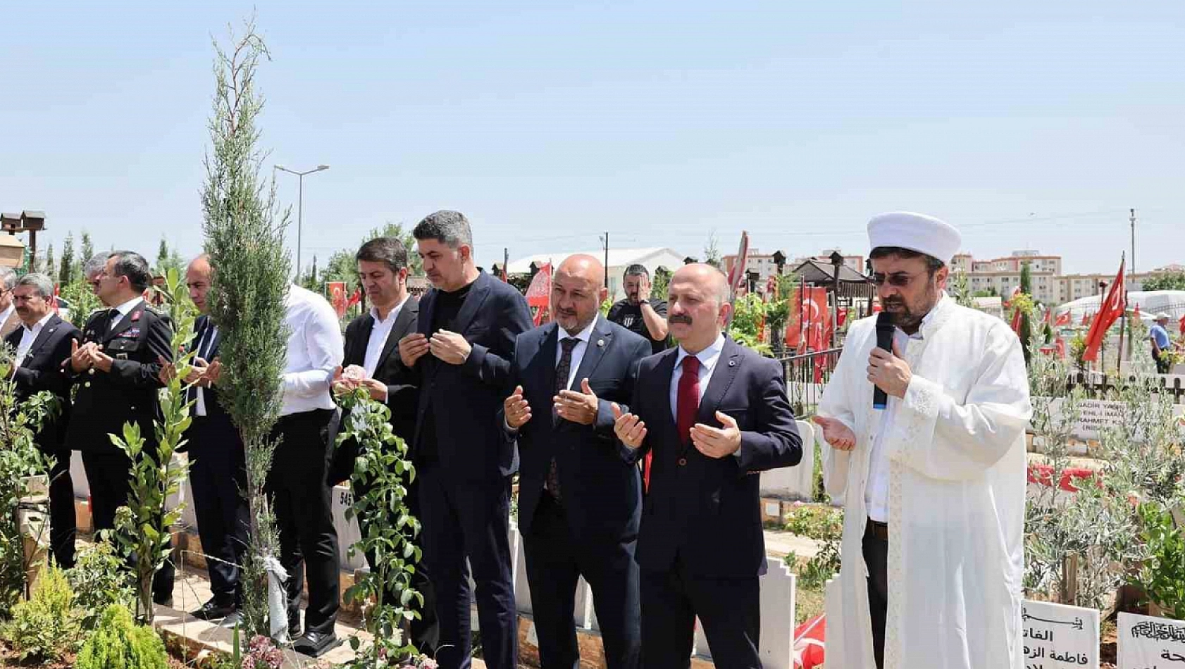 Adıyaman'da şehitlik ziyaret edildi