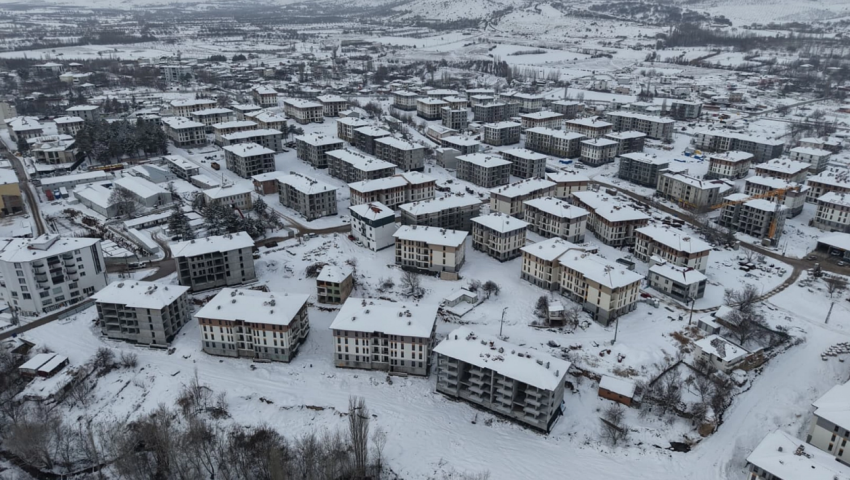 Malatya beyaza büründü: Kar yağışı kartpostallık manzaralar oluşturdu