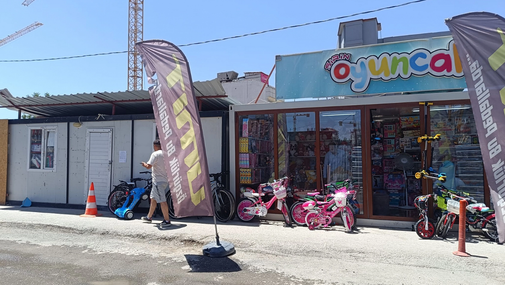Malatya'da fırsatçılığın böylesi! Muhtarlık konteyneri depoya çevrildi