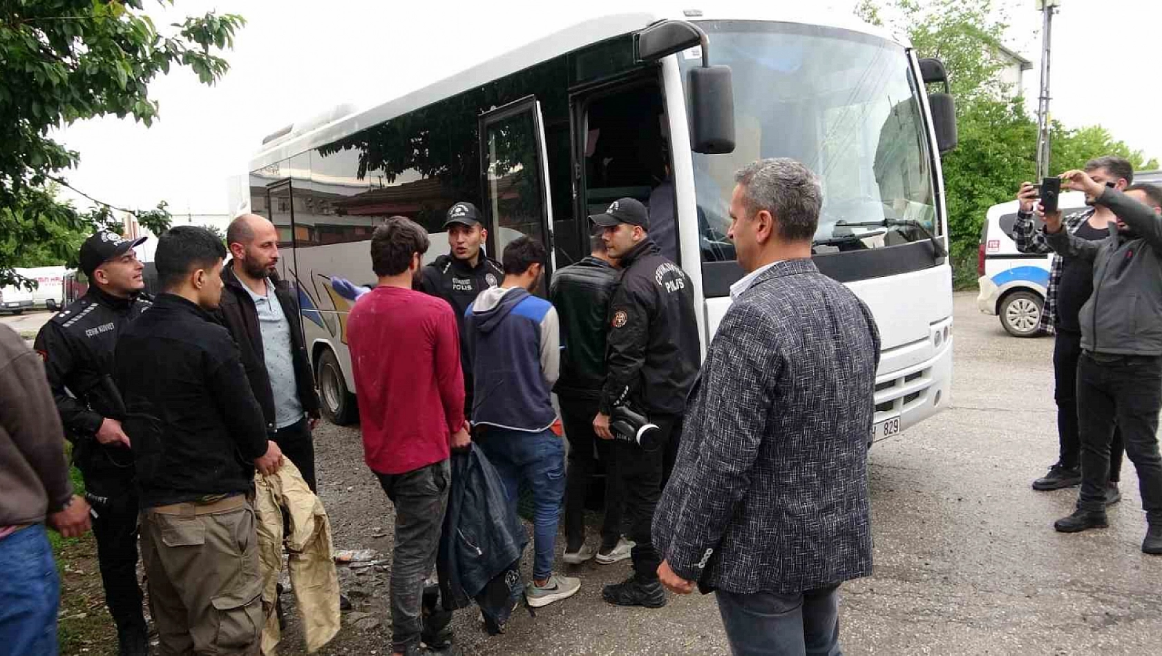 Malatya'da 25 düzensiz göçmen yakalandı