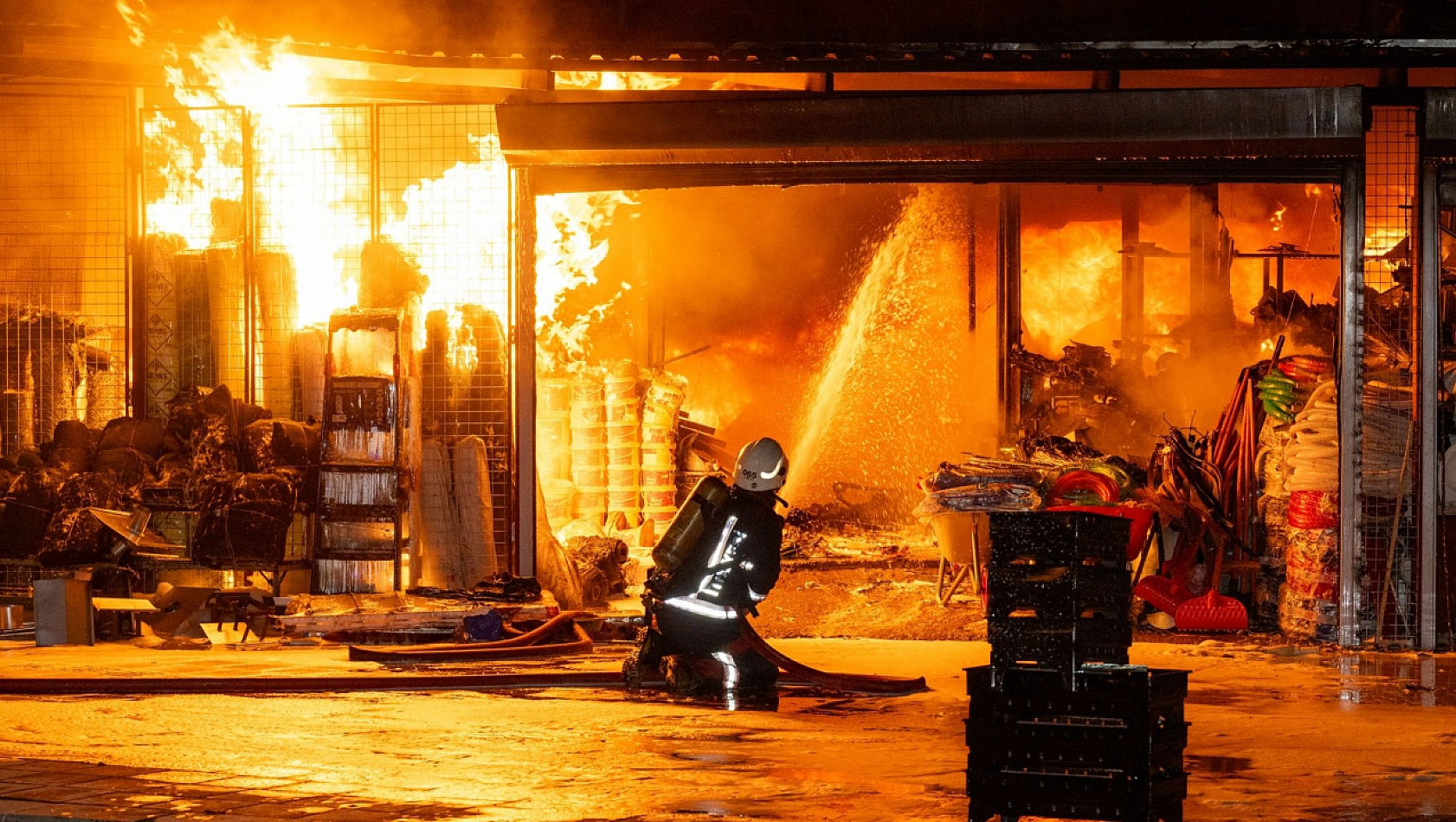 Malatya'da Konteyner Yangını Kontrol Altına Alındı!