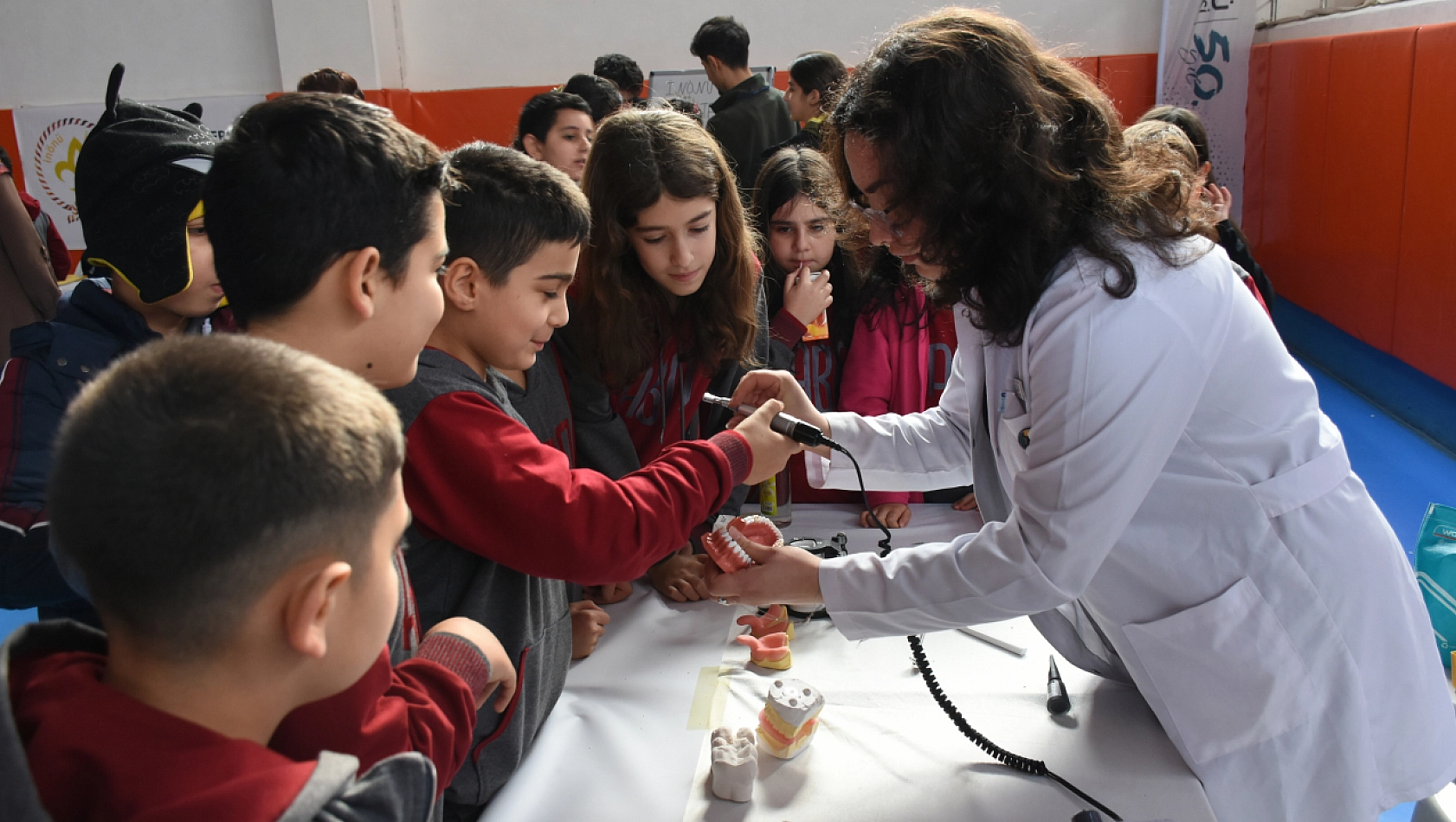 Malatya'da öğrenciler bilim şenliğinde bir araya geldi